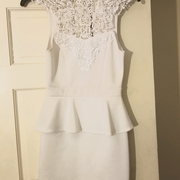 Open back Peplum Dress - Picture 3 of 4